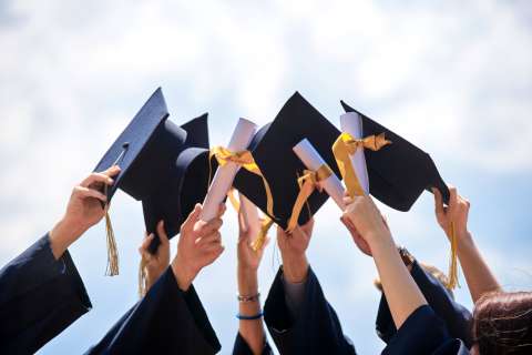 4 Ways to Recognize Your Graduate | Awards4U